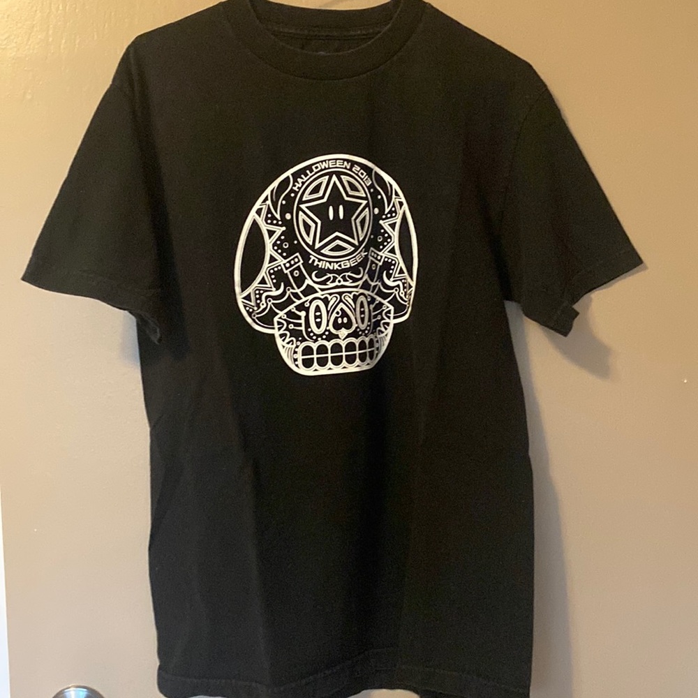 Think Geek t-shirt - Halloween graphic